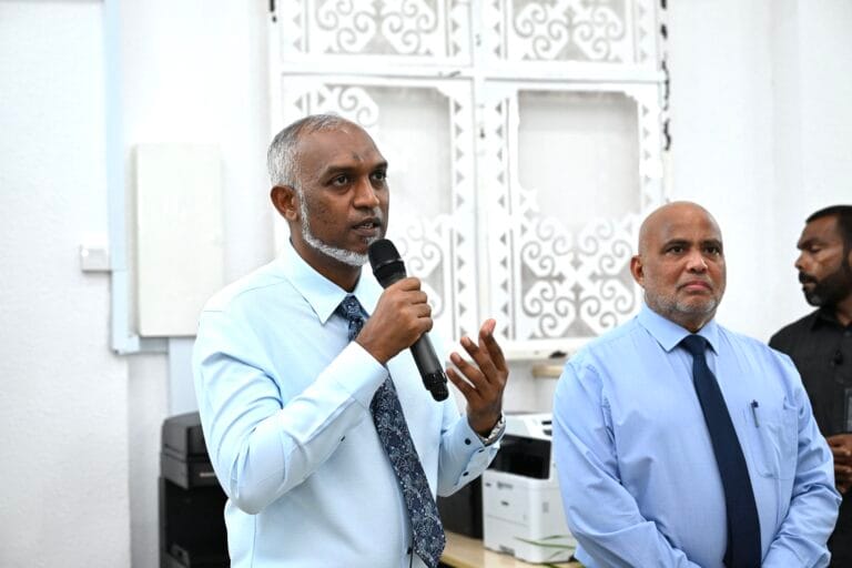 ވަޒީރުންގެ މަޖިލީހަށް ގެންނެވި ބަދަލާ ގުޅިގެން، ދެ މިނިސްޓްރީއަކަށް ދިވެހިބަހުން ކިޔާ ނަން ރައީސުލްޖުމްހޫރިއްޔާ ހަމަޖައްސަވައިފި