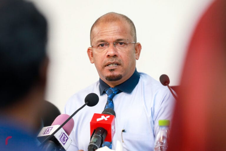ސްޓެލްކޯގެ ކުރީގެ އެމްޑީ އަހުމަދު ޝަރީފްގެ ޕާސްޕޯޓު ހިފަހައްޓައިފި