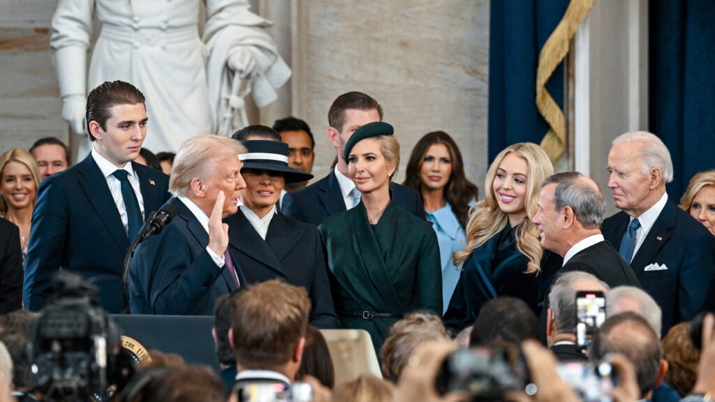 15819431 012025 Cc Ap Trump Whole Family Img