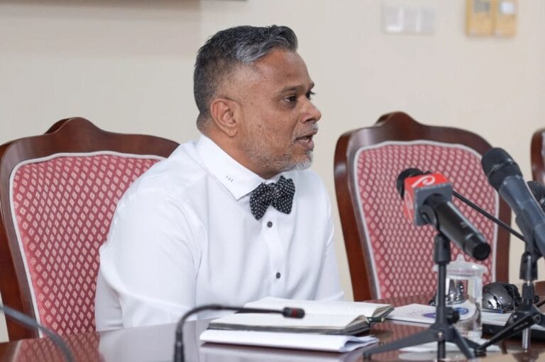 ޕްރޮސެކިއުޓަރ ޖެނެރަލް އޭސީސީގެ ތަހުގީގުތައް އަވަސްކުރުމަށް އަމުރުކުރައްވައިފި