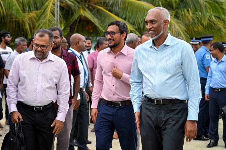 ރައީސް މުއިޒްގެ ނިންމެވުމާ އެއްގޮތަށް 3 ކައުންސިލަކަށް ފަޅުރަށް ރަސްމީކޮށް ހަވާލުކޮށްފި