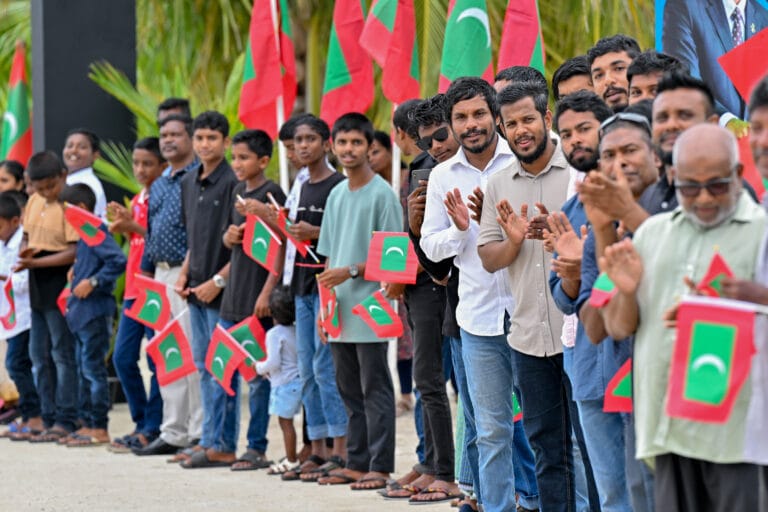 ޤައުމުދެކެ ލޯބިވާ ކޮންމެ ދަރިއަކަށް ޤައުމު ޙަވާލުކުރާ އަމާނާތެއް އޮވެއެވެ