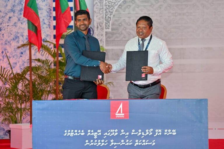 ރ.ވާދޫގައި އޭޓީއެމް ބެހެއްޓުމަށް އެރަށު ކައުންސިލާއެކު އެއްބަސްވުމެއްގައި ސޮއިކޮށްފި