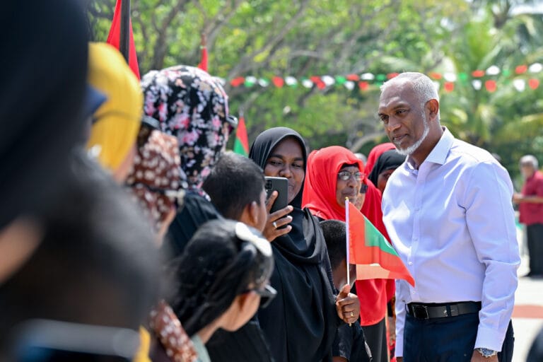 ރައީސް މުޢިއްޒު ތިލަދުންމަތީ އުތުރުބުރީގެ ބައެއް ރަށްތަކަށް ކުރެއްވި ދަތުރުފުޅު ނިންމަވާލެއްވުމަށްފަހު މާލެ ވަޑައިގެންފި