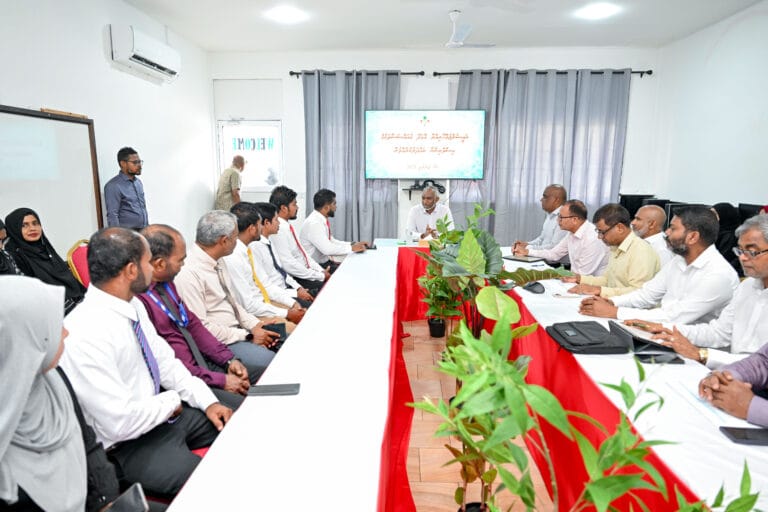 ރައީސ މުޢިއްޒު ތިލަދުންމަތީ އުތުރުބުރީ މޮޅަދޫ ކައުންސިލާއި ބައްދަލުކުރައްވަވައިފި