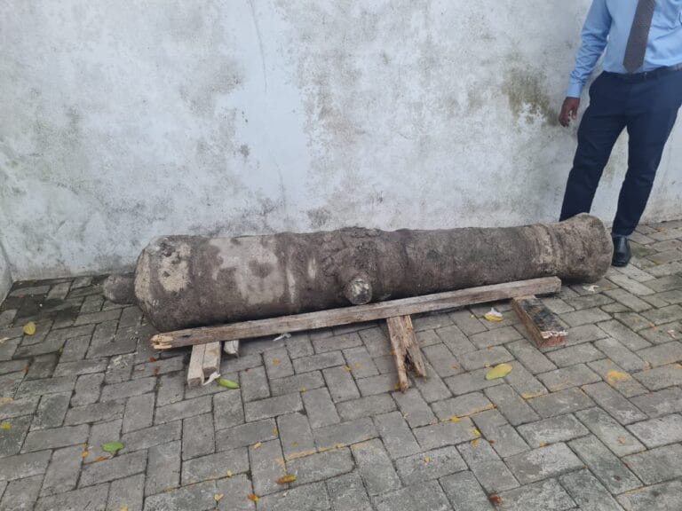 މާލޭގައި ޙަބީބު ބޭންކު ކުރިން ހުރި ބިން ކޮންނަނިކޮށް އެތަނުގައި ވަރަށް ޒަމާނެއްވެފައިވާ  ބޮޑު ބަޑިއެއް ފެނިއްޖެ