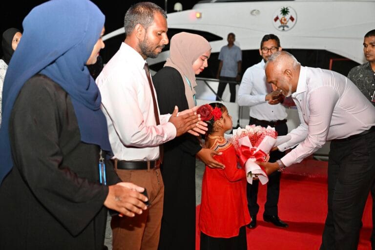 ރައީސް މުއިއްޒު ރ. އަތޮޅަށް ކުރެއްވި ދަތުރުފުޅުގެ ތެރެއިން