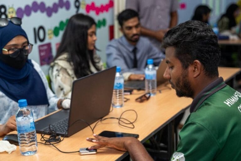 ބިދޭސީން މައްސަލައަށް ދާއިމީ ހައްލެއް ގެނައުމަށް 25،000 އަށްވުރެ ގިނަ މައުލޫމާތު ނަގައިފި