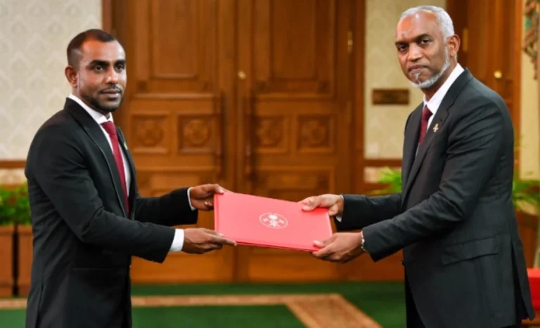 ޓޫރިޒަމް މިނިސްޓަރުގެ މަގާމުގައި ހުންނެވި އިބްރާހިމް ފައިސަލް އެ މަގާމުން ވަކިކުރައްވައިފި