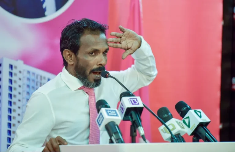 ބެންކަށް ދައްކަންޖެހޭ ލޯނެއް ނުދައްކައިގެން ކުރީގެ މެމްބަރު މުހައްމާގެ މައްޗަށް ހުކުމެއް