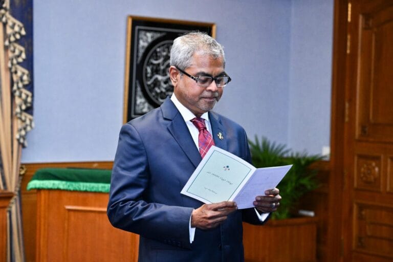 މިނިސްޓަރ ޠާރިޤު އިބްރާހީމްގެ ނަންފުޅު ރުހުން ހޯއްދެވުމަށް މަޖިލީހަށް