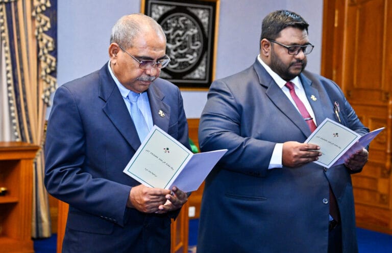 އީސީގެ ރައީސަކަށް ޒާހިދު، ނައިބު ރައީސަކަށް ސޮލާހު އައްޔަންކޮށްފި