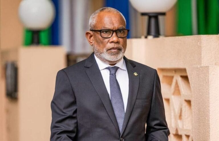 އަބްދުއްރަހީމާއި ނާޒިލް ބައްދަލުކުރައްވައިފި