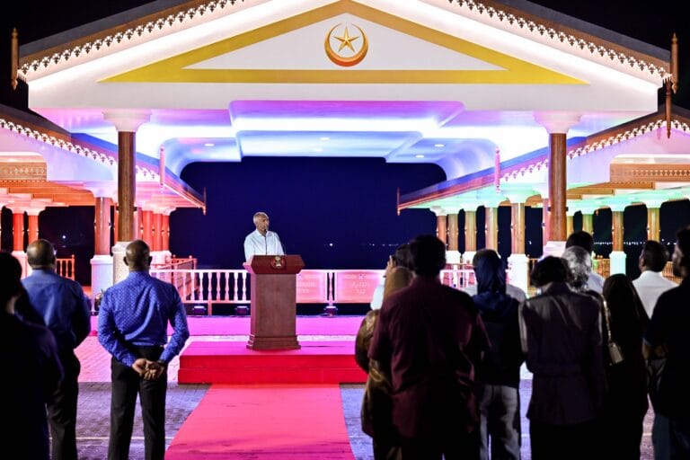ހެންވޭރު ޓާރމިނަލުން ފެށިގެން ލޯކަލް މާރުކޭޓާ ހަމައަށް މަގު ފުޅާކުރަނީ