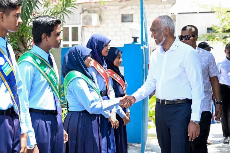 ދަރީންނަށް ތަޢުލީމު ދިނުމަކީ ޤައުމުގެ މުސްތަޤްބަލަށްޓަކައި ކުރެވޭ އެންމެ އަގުހުރި އިންވެސްޓްމަންޓް: ރައީސް