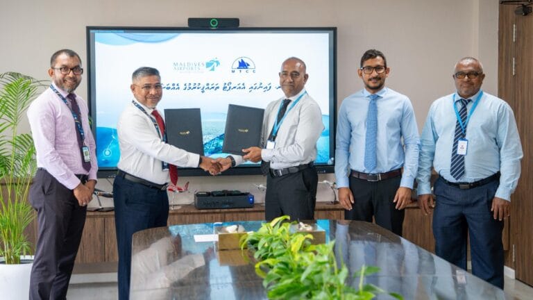 ފައިނުގައި އެއާޕޯޓް ތަރައްޤީކުރަން އެއްބަސްވުމުގައި ސޮއިކޮށްފި