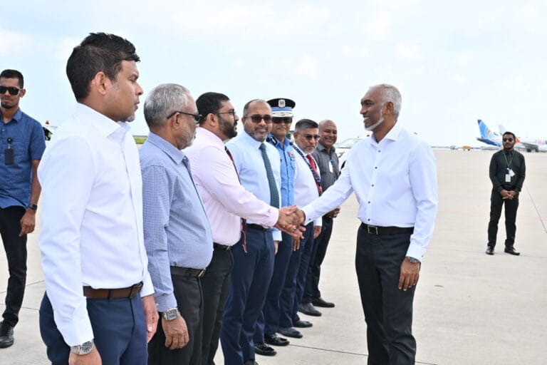 ރައީސް ދ އަތޮޅަށް ފުރާވަޑައިގެންފި