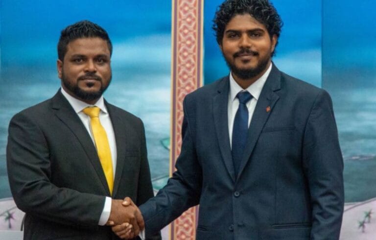 އަޒާންގެ ދިފާއުގައި ޝުއާއު ނުކުންނަވައިފި