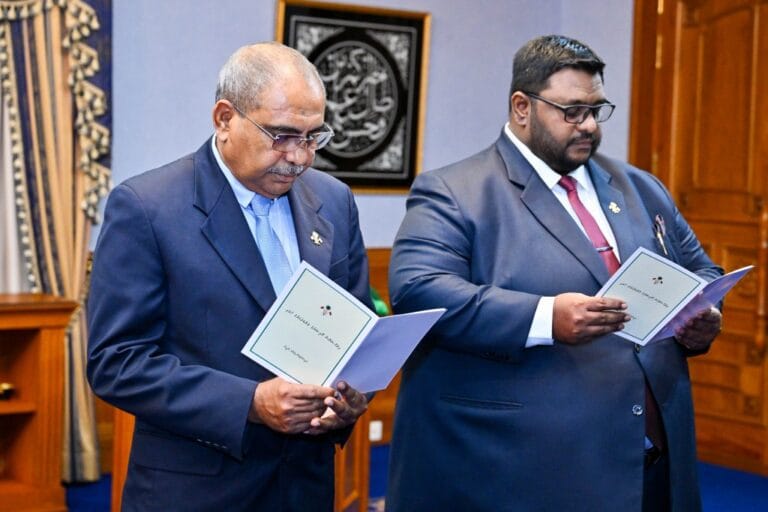ޒާހިދު އީސީގެ ރައީސްކަމަށް، ނައިބު ރައީސްކަމަށް ސަލާހް އައްޔަންކުރަން މަޖިލީހުން ފާސްކޮށްފި
