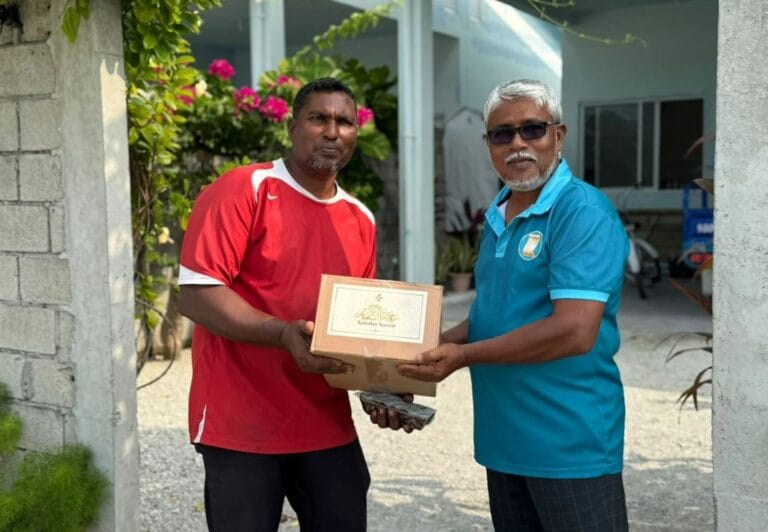 ހދ. އަތޮޅުގެ ރަށްތަކަށް ރޯދަ ހަދިޔާ ބެހުމުގެ މަސައްކަތް ފައްޓަވައިފި