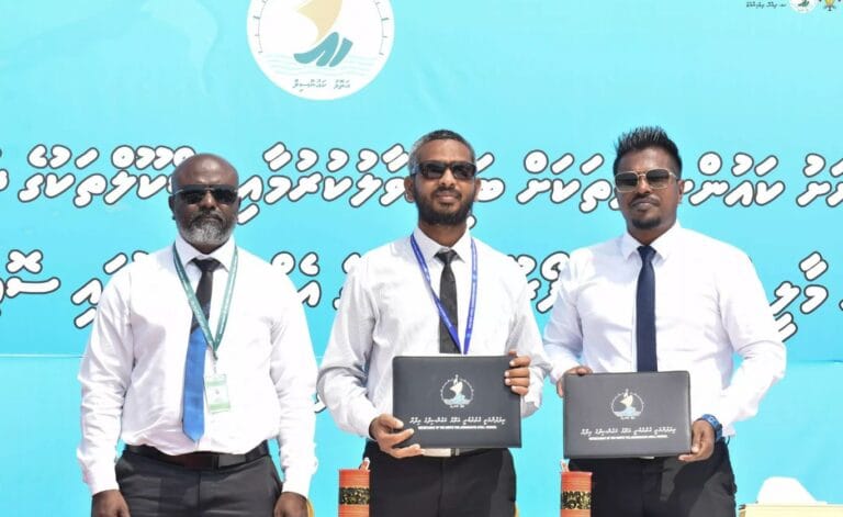 ސްޓަޑީ ކޭމްޕެއް ބާއްވަން ހއ. އަތޮޅު ކައުންސިލުން ސްކޫލްތަކަށް ބޮޑު އެހީއެއް