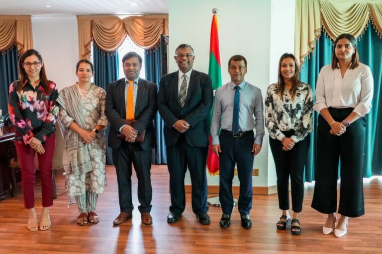 އިންޑިއާ ސަފީރު، ޓޫރިޒަމް އަދި ހެލްތު މިނިސްޓަރއާއި ބައްދަލުކުރައްވައިފި