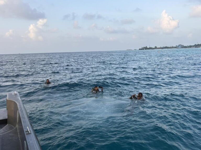 ކެނޯއެއްގައި ކަނޑުމައްޗަށް ނުކުތް މީހަކު ގެއްލިގެން ހޯދަމުންދަނިކޮށް ފެނިއްޖެ