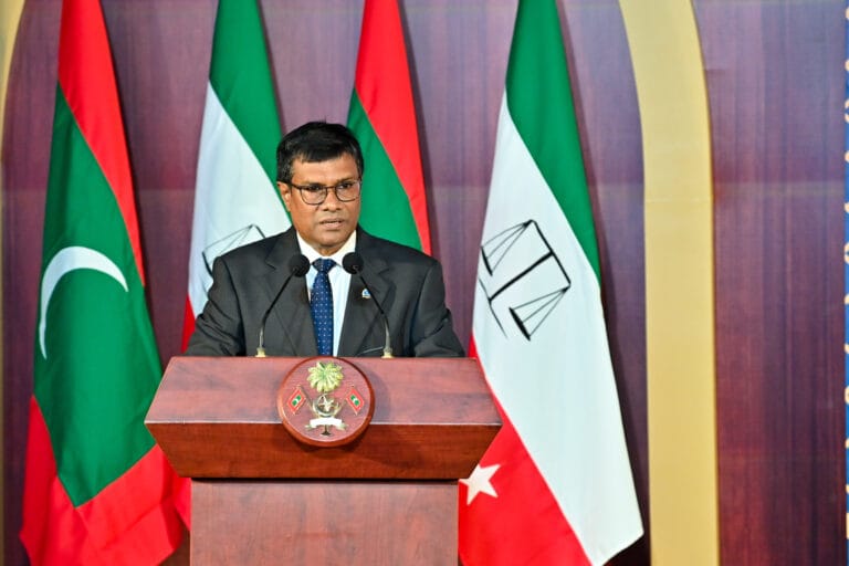 ރިޓަޔާކުރައްވަން އުޅުއްވާ ކަމުގެ އިޝާރާތެއް އުއްތަމަފަނޑިޔާރު ދެއްވައިފި