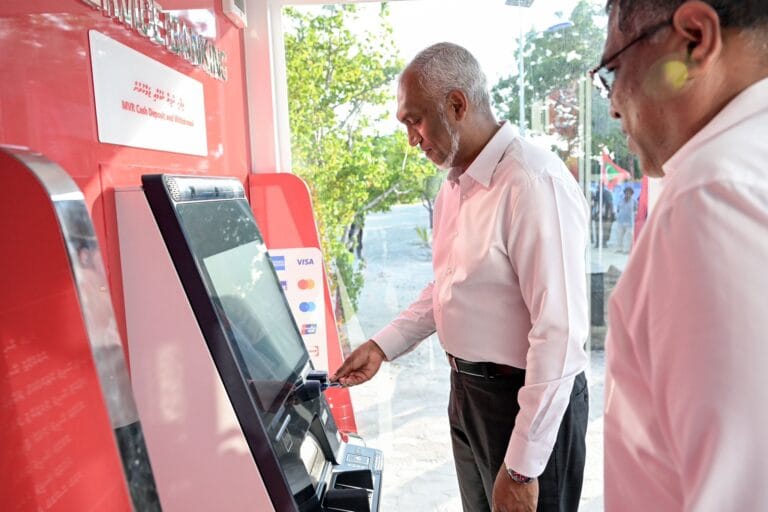 ދ. މީދޫގައި އޭޓީއެމްގެ ޚިދުމަތް ފަށައިފި