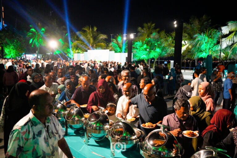 ރޭ ޕީއެންސީން ބޭއްވި ރައްޔިތުންގެ މާހެފުމުގައި ގިނަބަޔަ ބައިވެރިވި