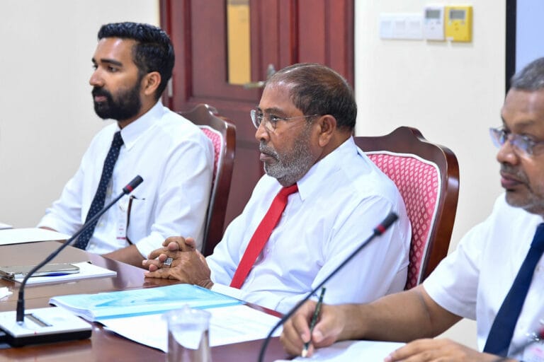 ކާޑެއްދޫ އެއާޕޯޓް އަނބުރާ ސަރުކާރަށް ދޭން ގާސިމް ހުރީ ތައްޔާރަށް