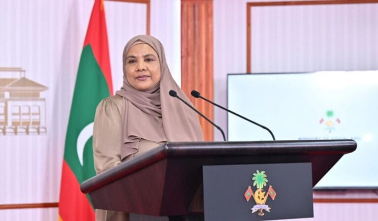 އުޞޫލާ ޚިލާފަށް އެއްވެސް މުވައްޒަފަކާމެދު އަމަލުކޮށްފައި ނުވާނެ: ވަޒީރު އައިޝަތު ޝިހާމް