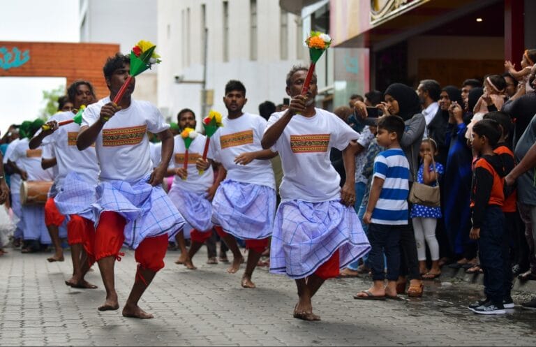 ރާއްޖެއަށް މާދަމާއަކީ އީދު ދުވަސް
