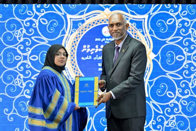 ޙާފިޡުން ދަސްވެނިވުމުގެ ރަސްމިއްޔާތު ރައީސް ޝަރަފުވެރިކޮށްދެއްވައިފި