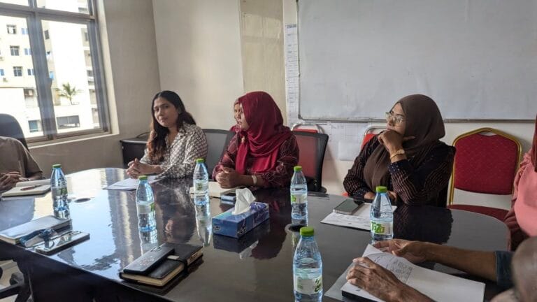 ރާއްޖެ ޓީވީގެ ޕްރޮގްރާމެއްގައި އޯޓިސްޓިކް ކުދިންނަށް ފުރައްސާރަކުރި މައްސަލައިގައި ފިޔަވަޅު އަޅަނީ
