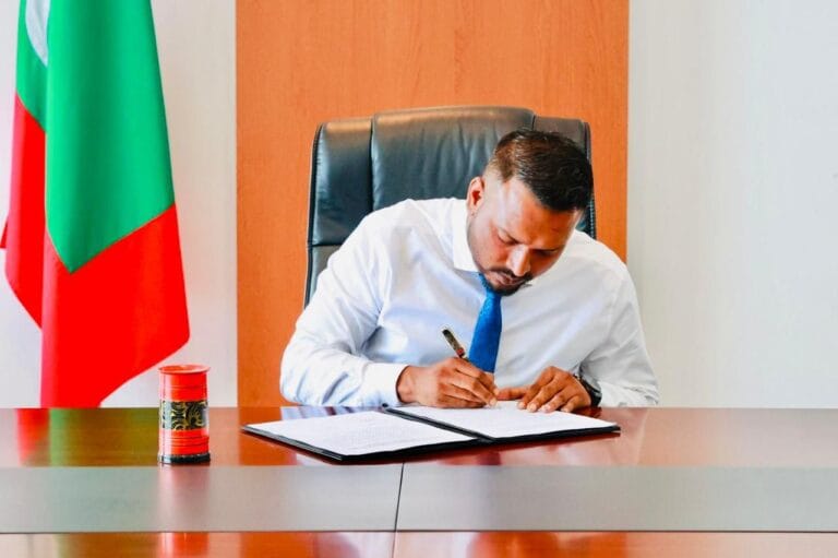 މިނިސްޓަރު ފެންވަރުގައި ނަރީޝް ޔޫތް މިނިސްޓަރުގެ އެޑްވައިޒަރަކަށް