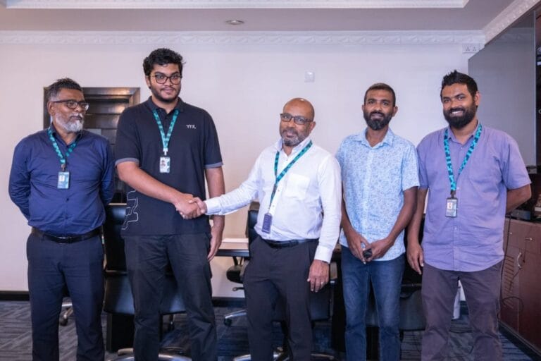 ފްލެޓުގައި ރޯވި އަލިފާންގަނޑު ކޮންޓްރޯލް ކުރުމުގައި އުޅުނު އެމްޕީއެލް ދެ މުވައްޒަފުގެ އަގުވަޒަންކޮށްފި
