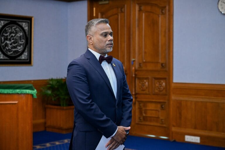ރައީސް އިންޒާރުދިން ކަމަށްބުނާ މައްސަލައިގައި ހެކި ނެތުމުން ދައުވާ ނުކުރުމަށް ނިންމައިފި