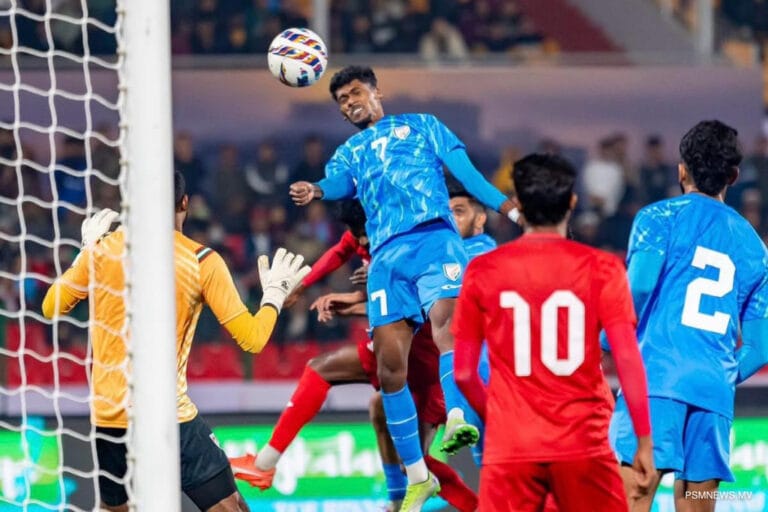 ރާއްޖެ އަތުން އިންޑިއާއަށް މޮޅެއް