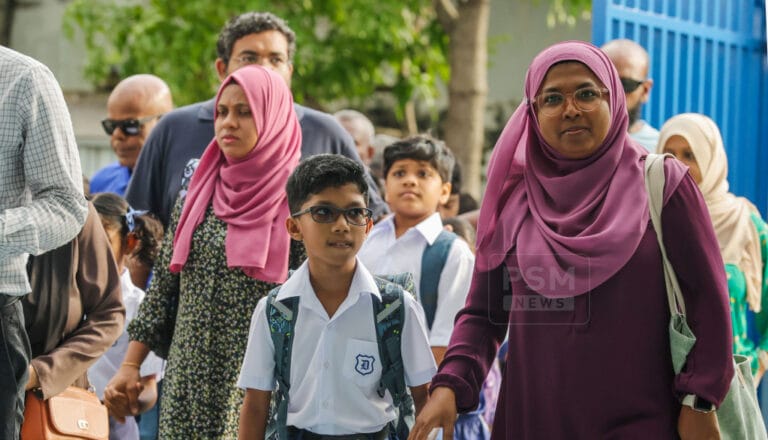 ދިރާސީ އައު އަހަރު ފެށުމާއެކު މުދައްރިސުންނާއި ދަރިވަރުންގެ ފޮތްތައް ހުރިހާ ސްކޫލަކަށްވެސް ފޯރުކޮށްދެވޭނެ: ތަޢުލީމީ ވުޒާރާ