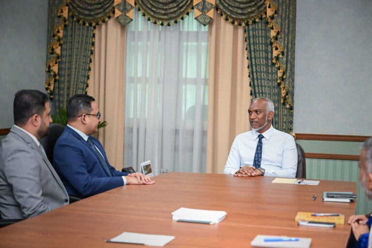 ރައީސް މުއިއްޒު ޓިކްޓޮކްގެ އިސް ބޭފުޅުންނާ ބައްދަލުކުރައްވައިފި