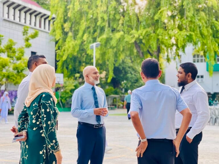 ސްކޫލާއި ގޭތެރޭގެ މާހައުލަކީ އެންމެ ފަހި މާހައުލަށް ހެދުމަށް ގުޅިގެން މަސައްކަތް ކުރަންޖެހޭ: މިނިސްޓަރު
