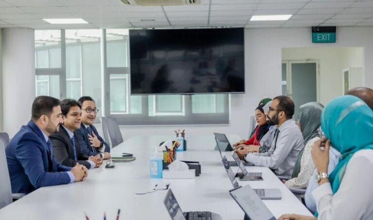 އާމްދަނީ ހޯދޭނެ މަގުތައް ތަނަވަސްކޮށްދިނުމަށް ޓިކްޓޮކާއެކު މަޝްވަރާތަކެއް ކުރިއަށް ގެންގޮސްފި 