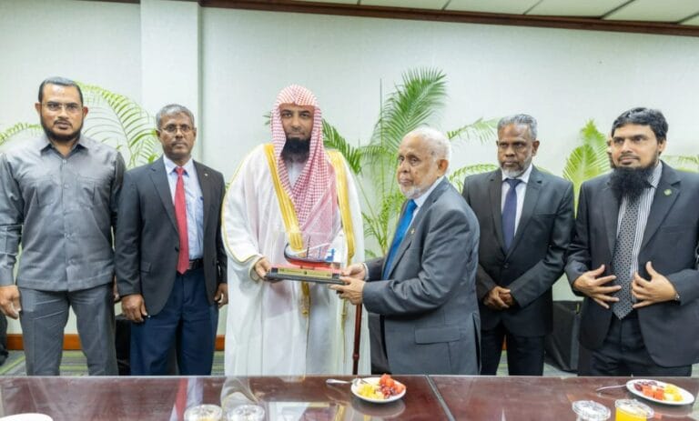 މަސްޖިދުއްނަބަވީގެ އިމާމު، ޝައިޚް ރަޝީދާ ބައްދަލުކުރައްވައިފި