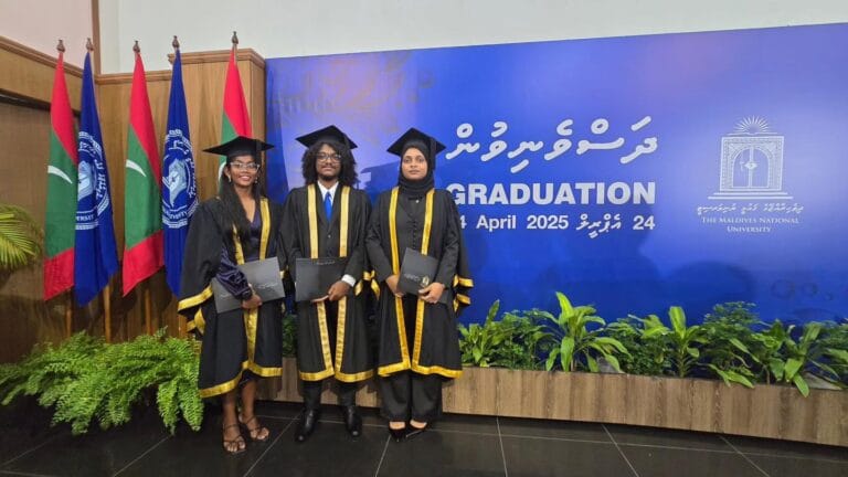 ފިޝަރީޒް ކޮލެޖުން ތިން ދަރިވަރަކު ގްރެޖުއޭޓް ވެއްޖެ