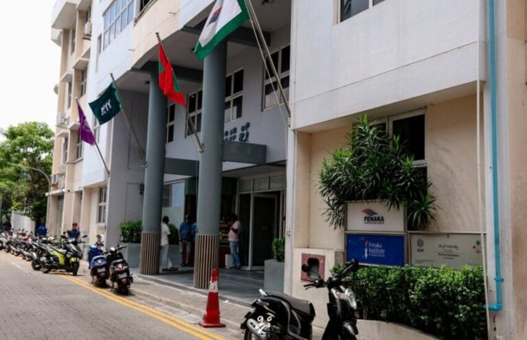ފެނަކައިގެ “ޕެޓީކޭޝް” ފައިސާ ނަހަމަގޮތުގައި ބޭނުންކުރި މައްސަލައެއްގައި ދައުވާކޮށްދިނުމަށް އެދި ފޮނުވައިފި