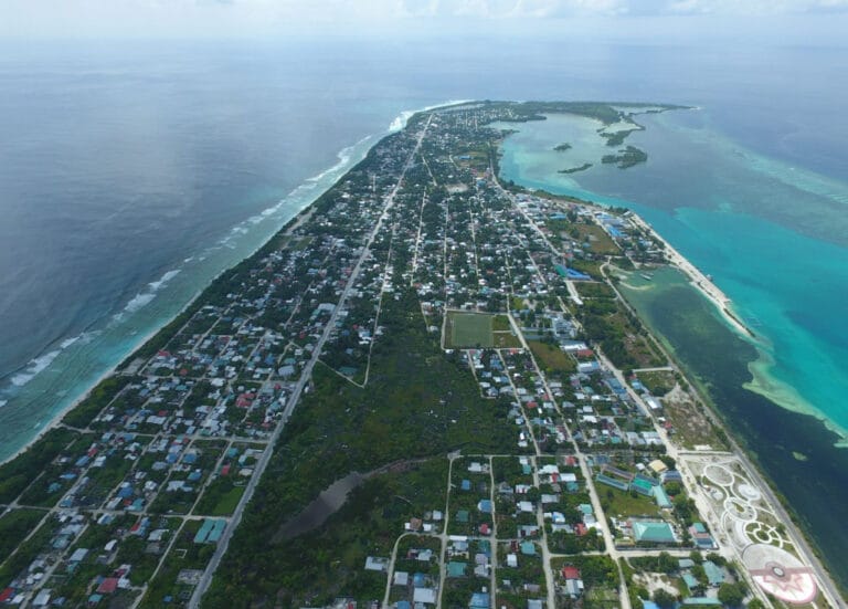 ކުދި ވިޔަފާރިއާއި ސިނާޢީ މަސައްކަތްތަކަށް އައްޑޫ މީދޫއިން 25 ބިން ކުއްޔަށް ދޫކުރުމަށް ހުޅުވާލައިފި