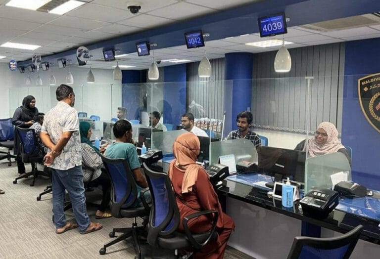 އިމިގްރޭޝަންގެ ރަސްމީ މަސައްކަތު ގަޑި ހެނދުނު 8:00 މެންދުރުފަހު 2:00 ބަދަލުކޮށްފި