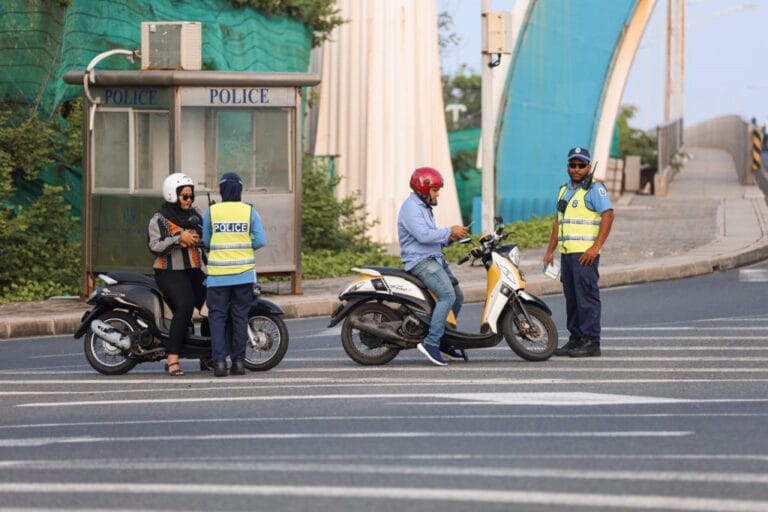 60 އަހަރުވުމުން ދޫކުރާ ހާއްސަ ލައިސަންސް ނެގިޔަސް، ކުރީގެ ލައިސަންސް ބާތިލެއްނުވާނެ: މިނިސްޓްރީ