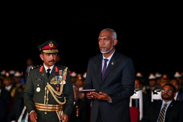 ޤައުމުގެ މަސަލަސްކަމާއި މަޖްދާއި ކަރާމާތް ދެމެހެއްޓުމުގެ އެންމެ މަތިވެރި ޒިންމާ އުފުލާނީ ދިވެހި ސިފައިން – ރައީސް